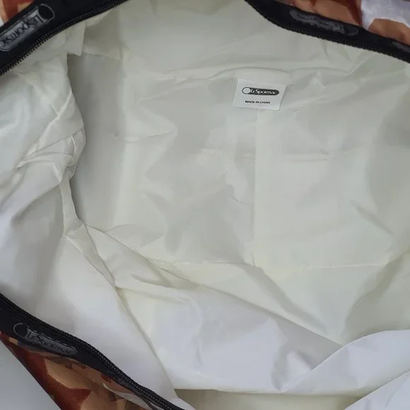 LeSportsac Hobo / crossbody with zippered Toiletry Pouch New without Tag - Picture 10 of 10